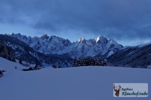 Mystisch und tiefverschneit - der Gosaukamm im Morgenlicht