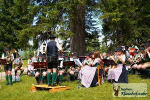 Alm-Sommerkonzert der Musikkapelle Gosau, bei der Badstubn-Hütte auf 1.344 m Seehöhe